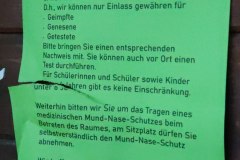 Das Schild haben wir nicht geschrieben, um andere zu ärgern. Es wurde nach wenigen Stunden abgerissen.abgerissen